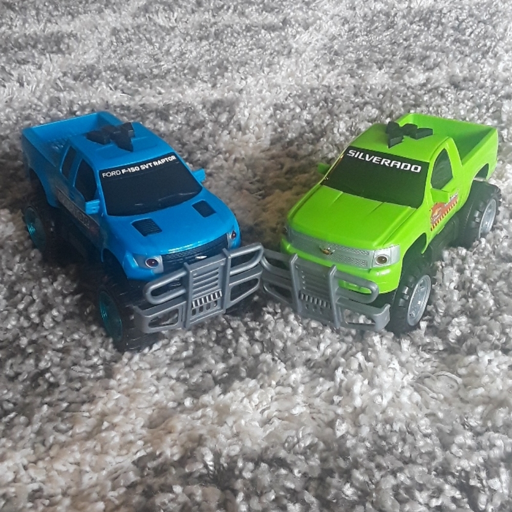 Sound Making Chevrolet and Ford Trucks